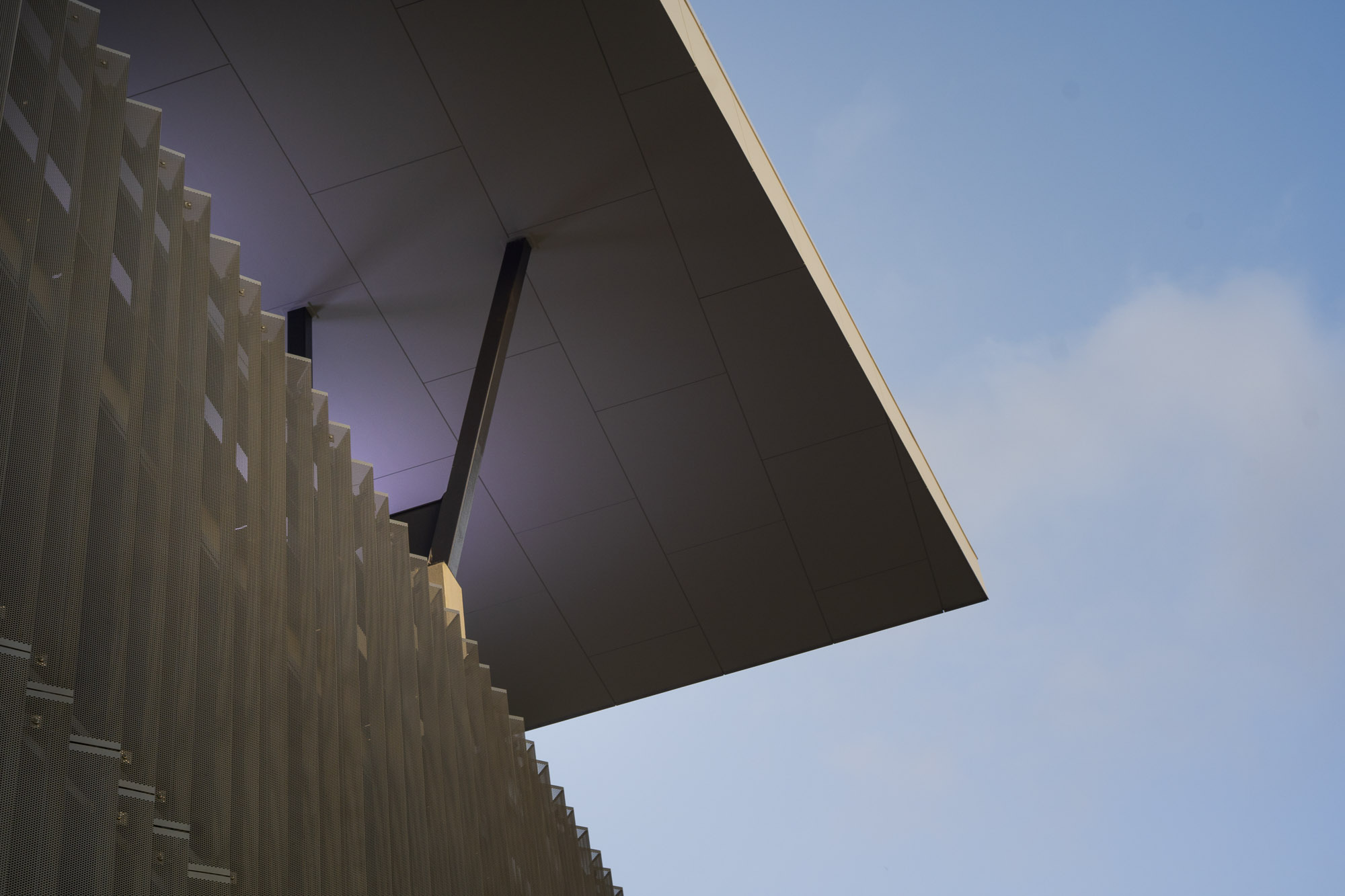 Library+ Caloundra. Exterior detail. 